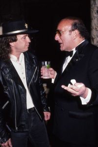 Stevie Ray Vaughn, Clive Davis 1988 NY.jpg